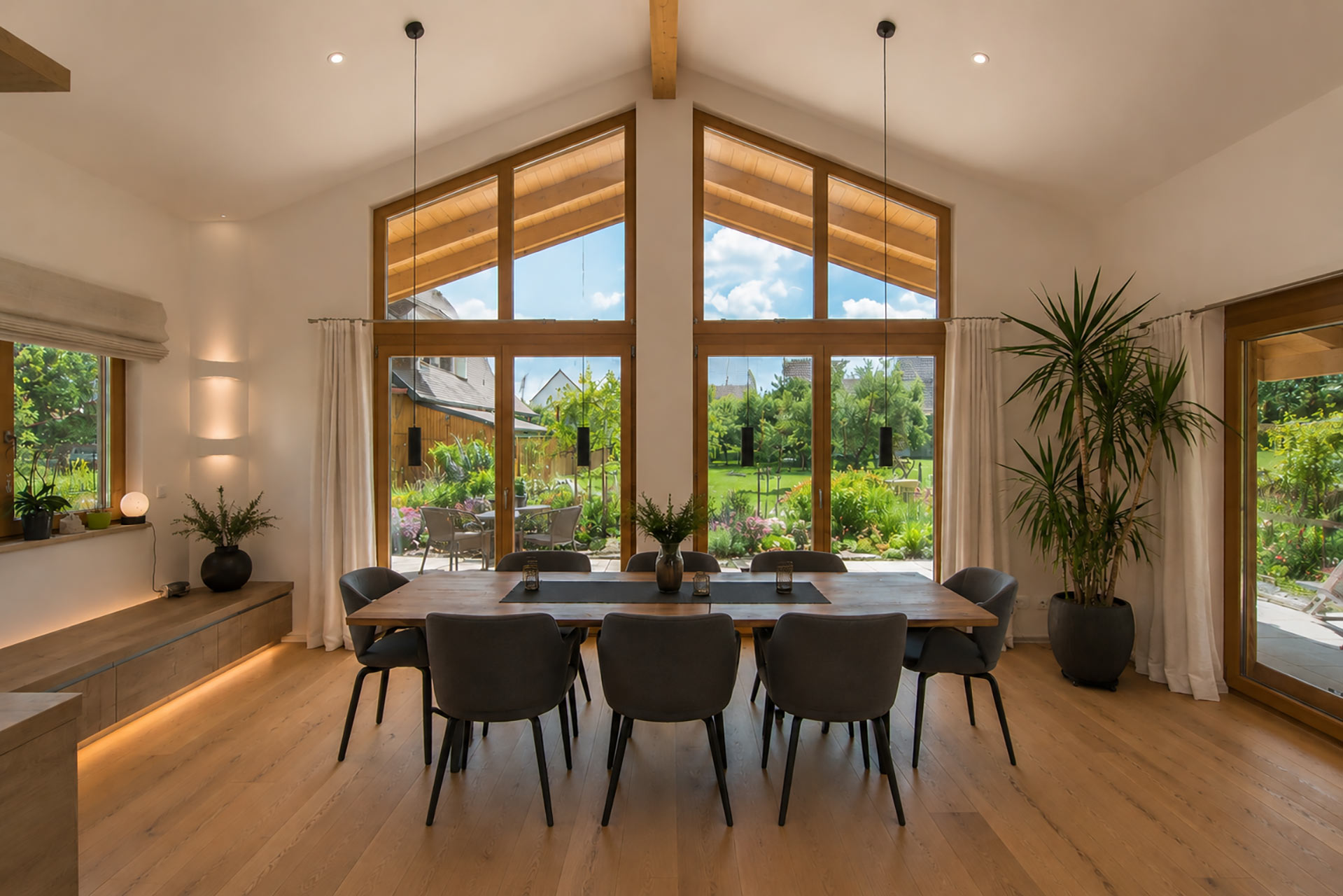 isartaler-holzhaus_kiefersee-esszimmer