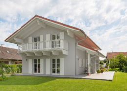 Haus Ulmensee · Giebel mit Balkon